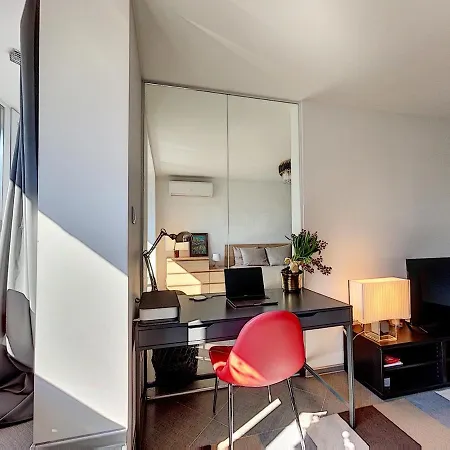 Top Floor - Alexander Nevski Cathedral Apartment Sofia
